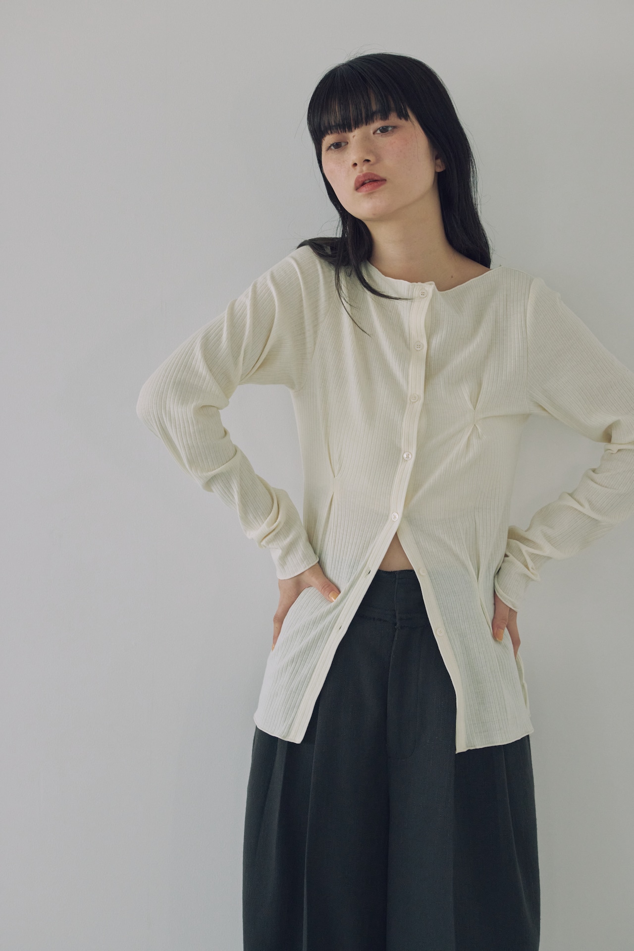 DU260523 Tuck Design Tops