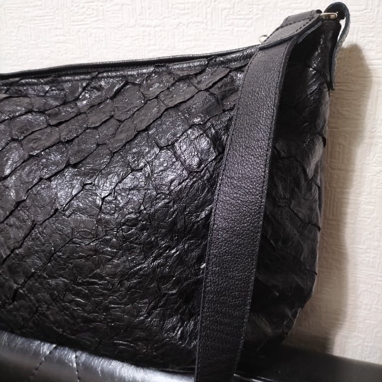 ピラルクー肩掛けバッグE(LAST) | FREAK LEATHER ARTISAN - Yokohama