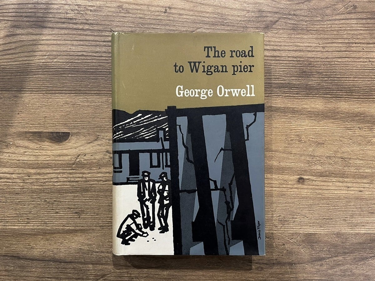 【CV482】The Road to Wigan Pier / display book