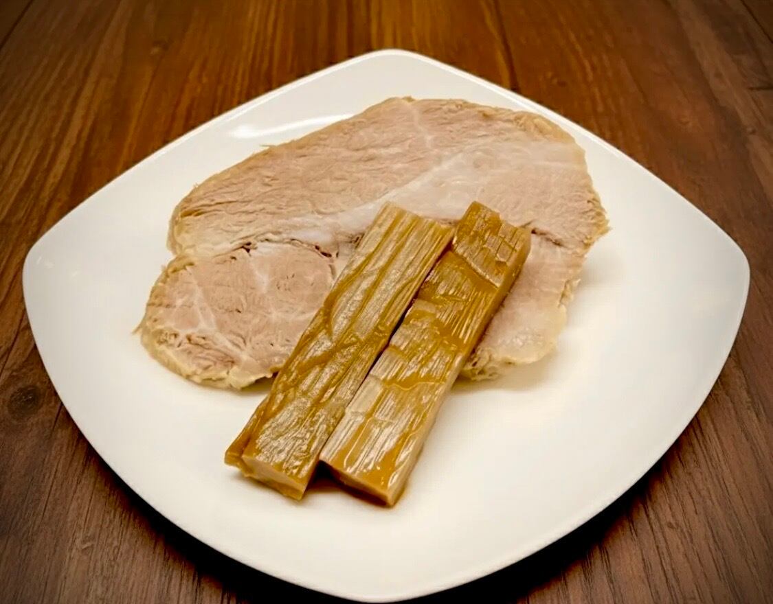 自家製チャーシュー　大サイズ トッピング（自家製チャーシュー＋自家製メンマ） | 麺屋豚セメント®︎