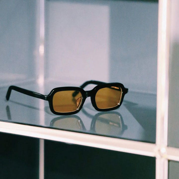 A.D.S.R. BUNNY 01 SHINY BLACK(YELLOW) | SAKAN LES YEUX A.D.S.R. BUNNY 01 SHINY BLACK(YELLOW) | SAKAN LES YEUX