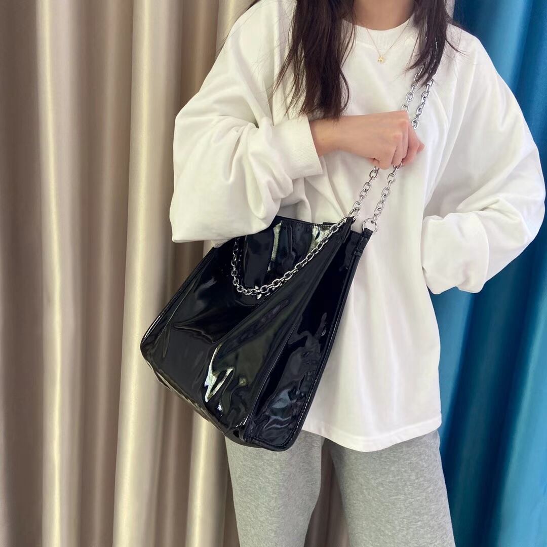 エナメル風　ショルダーバッグ　AS19-0905　