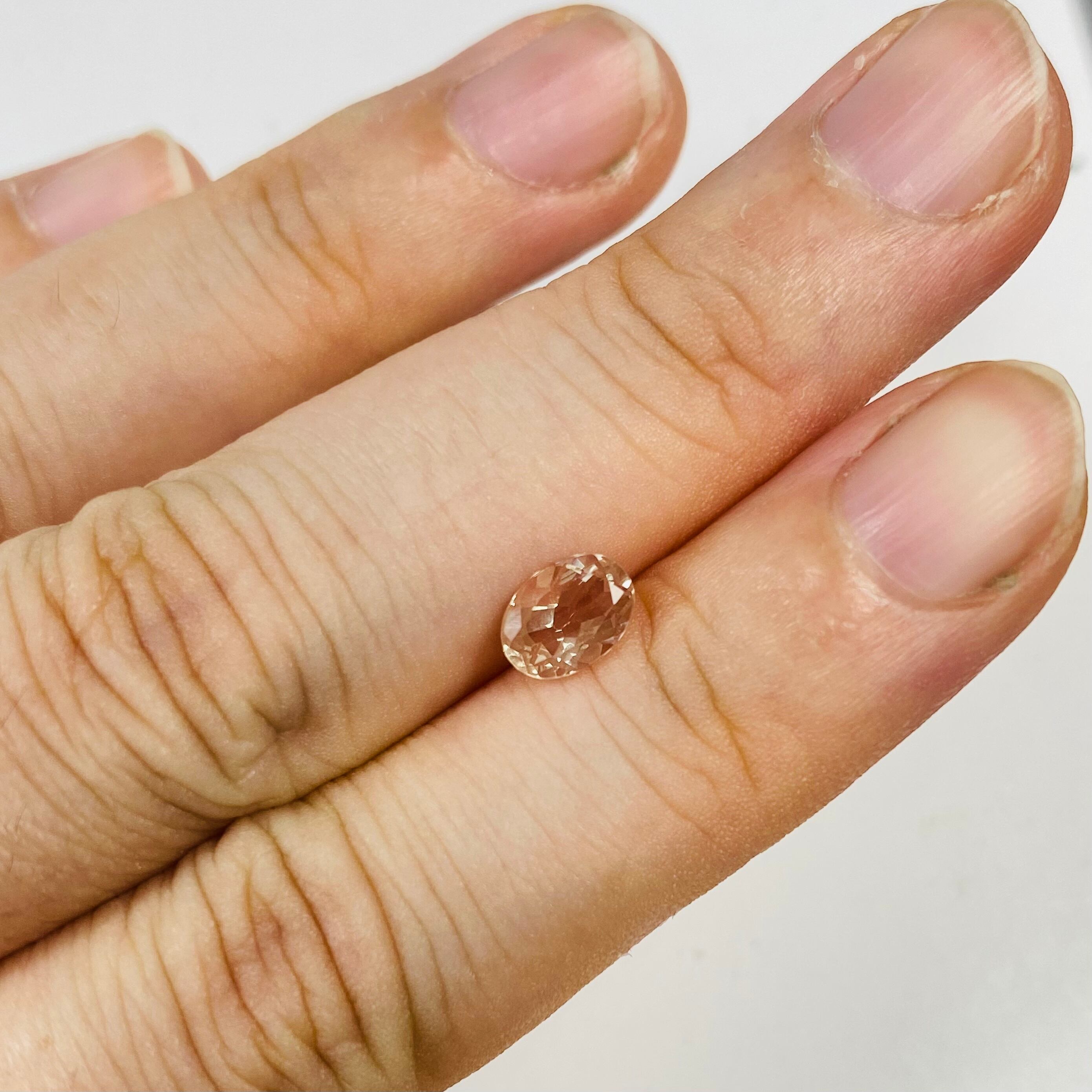 アンティークガラスのようなアンデシン