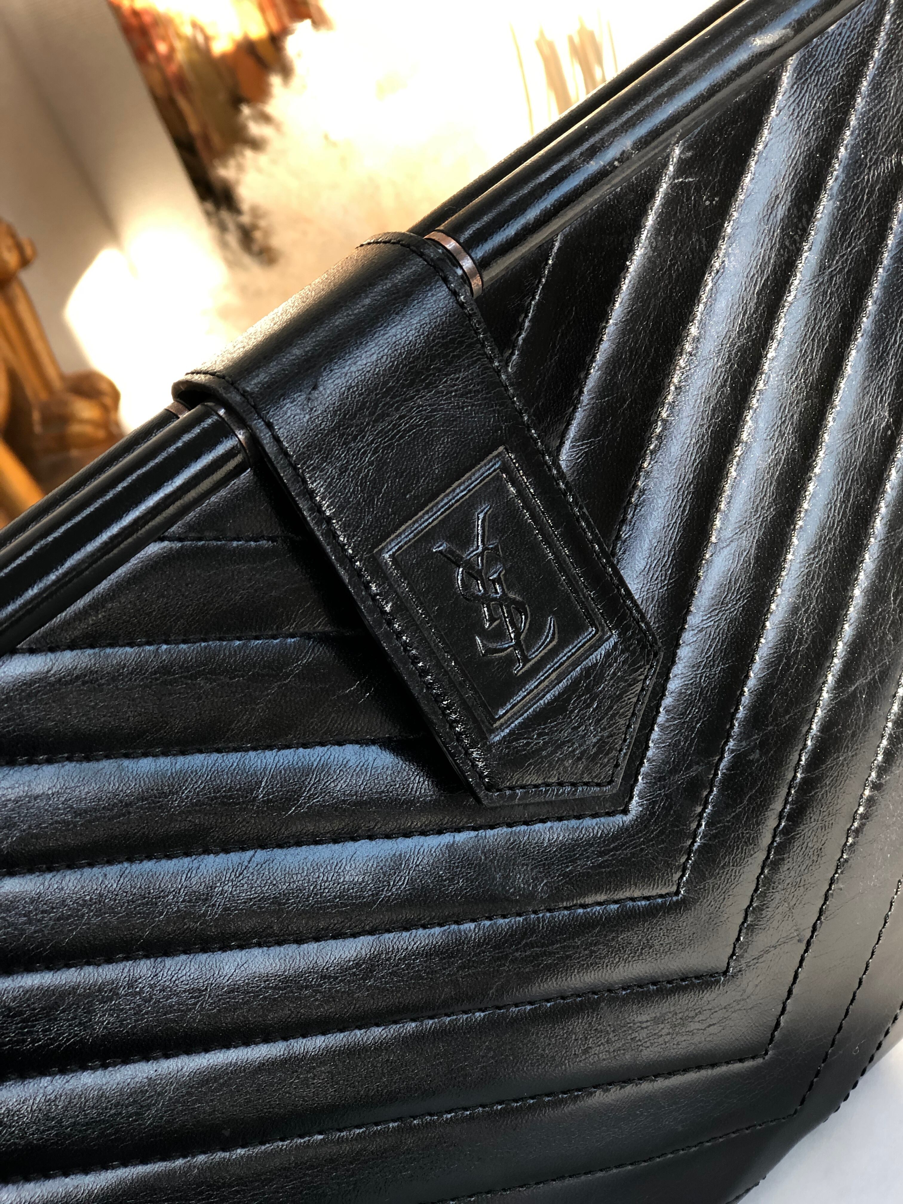 Yves Saint Laurent イヴ・サンローラン　YSL型押し　レザー　ステッチ　クラッチバッグ　ブラック　vintage　ヴィンテージ　 オールドイヴ・サンローラン　uak8jj | VintageShop solo powered by BASE