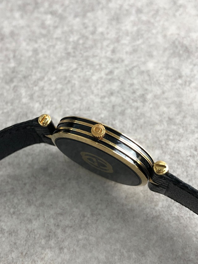 GUCCI グッチ 腕時計 ブラック ゴールド ローマ レザー クウォーツ vintage ヴィンテージ オールド b2b3v5