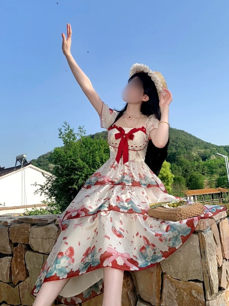 いちごと夢のレイヤードドレス – ティアードワンピース／夏コーデ