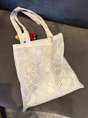 花柄透かし刺繍トートバッグ　H 260065