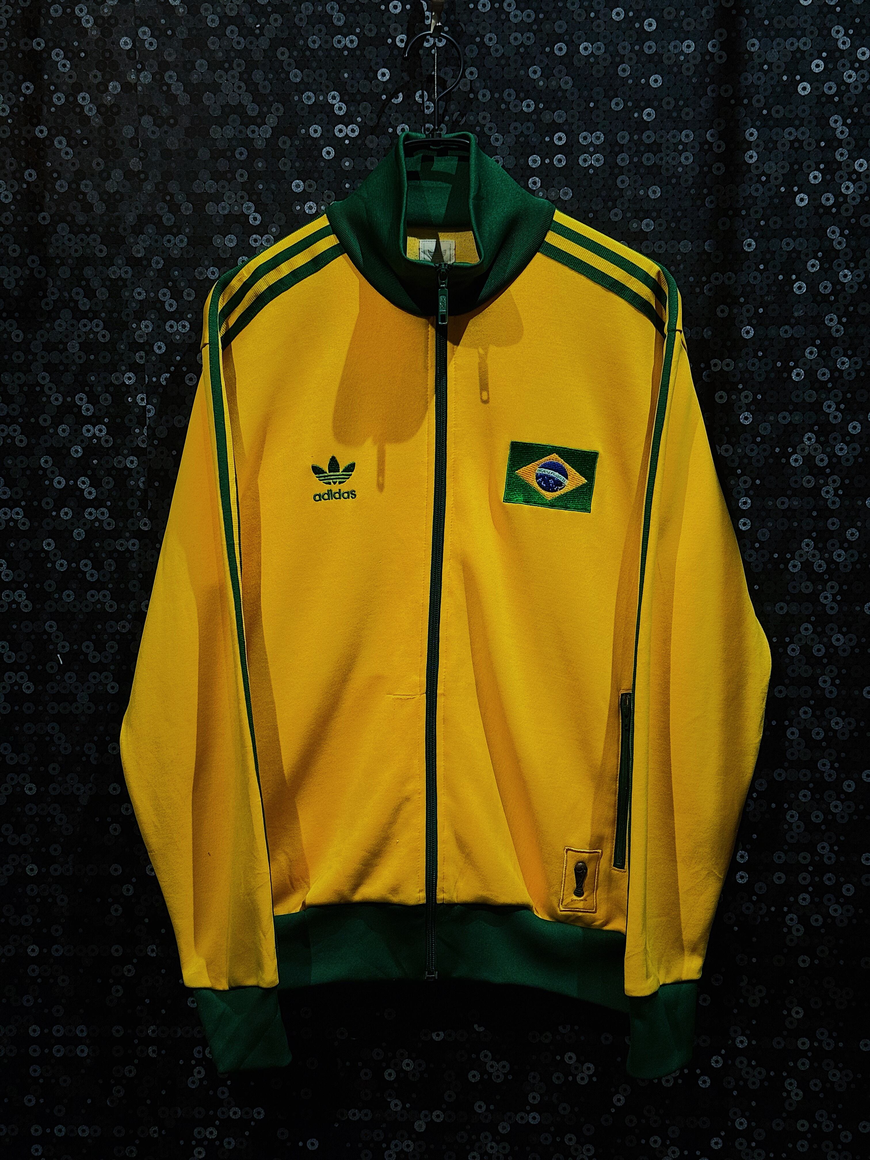 "90's vintage"adidas original specifications of Brazil yellow track jacket