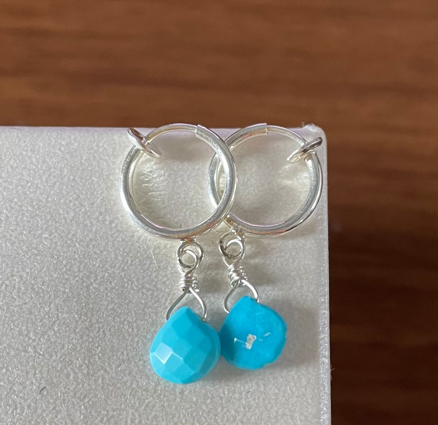 天然石イヤリング アリゾナ産スリーピービューティーターコイズ 12mm