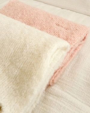 [OUNCE] fluffy alpaca boucle muffler (即納)