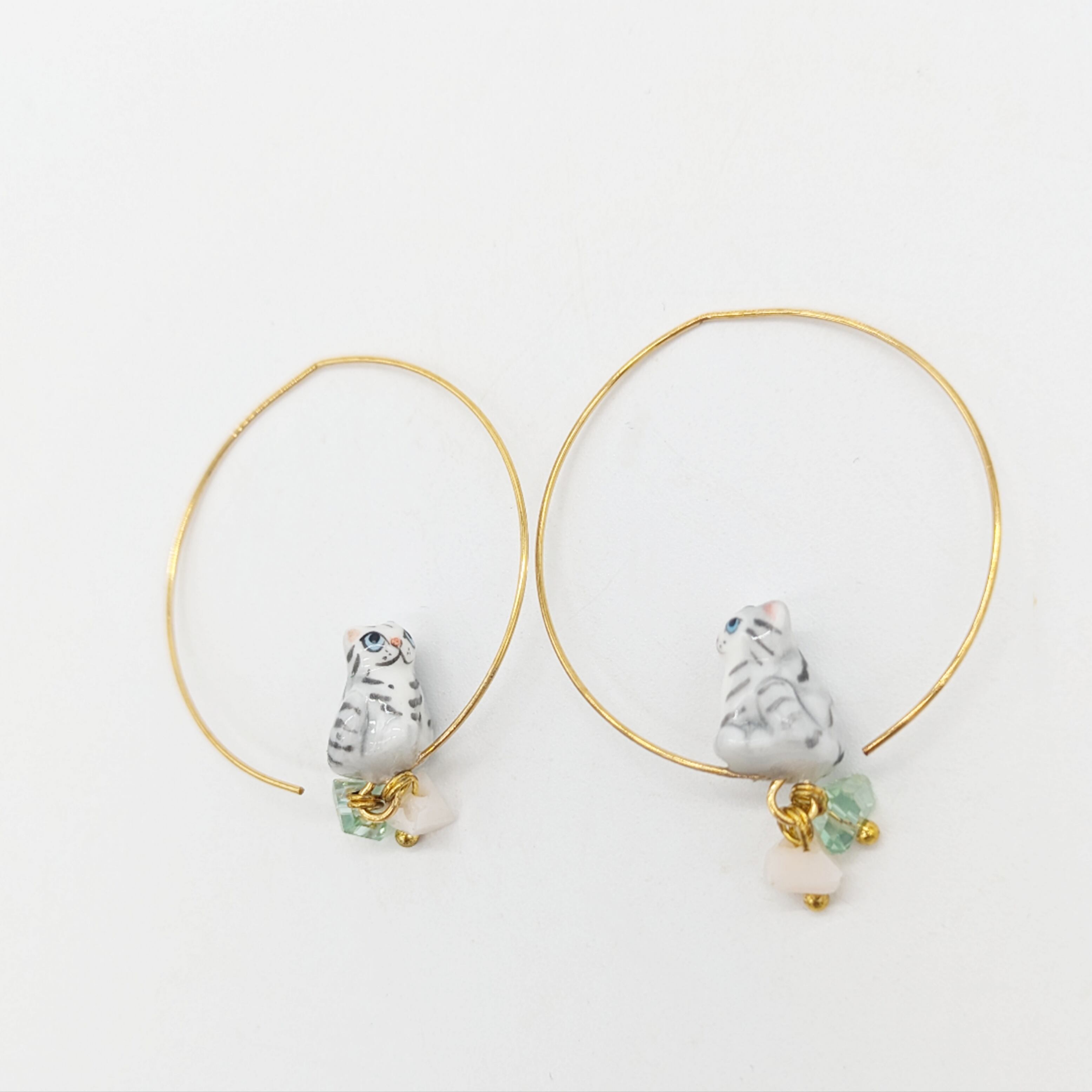 【nach】 Cat &stones hoop earrings