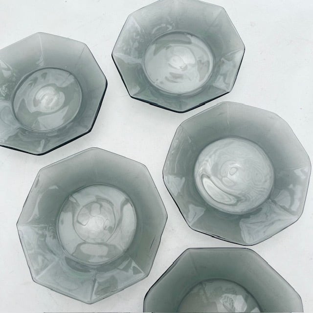 バンブー新品Tiffany & Co. 八角形ガラスお皿一枚（在庫5枚あり）