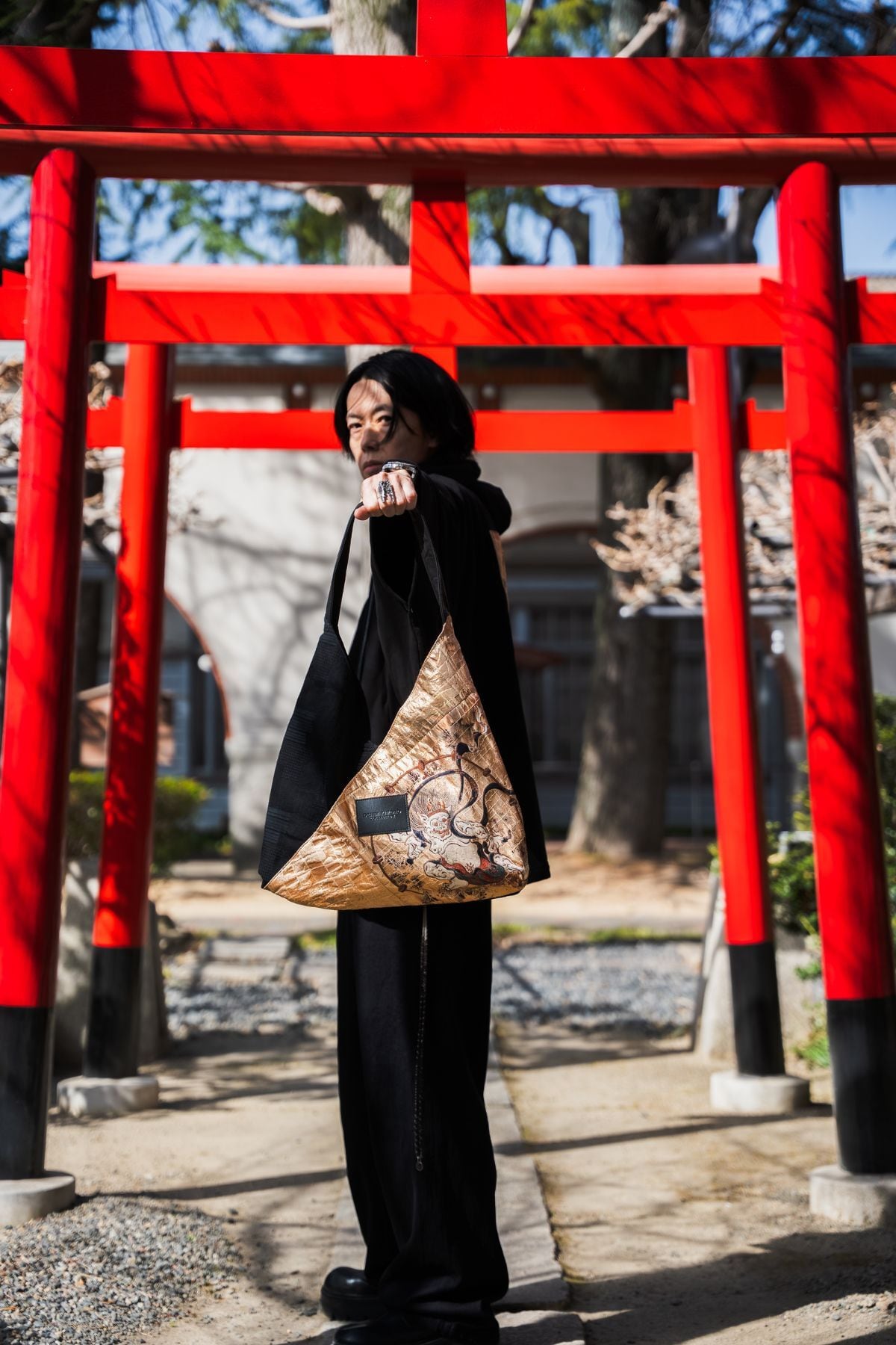 京都西陣織金蘭生地　風神雷神（黒）和装バック着物バック　入学卒業結婚式七五三振袖 極数量限定】AZUMA BAG “西陣織「雷神」” ― 黒と金が交差する、構造の
