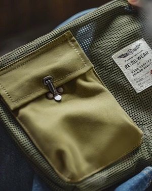 【無骨さとメッシュの軽快感】ミリタリーサコッシュスタイルバッグ  K0508