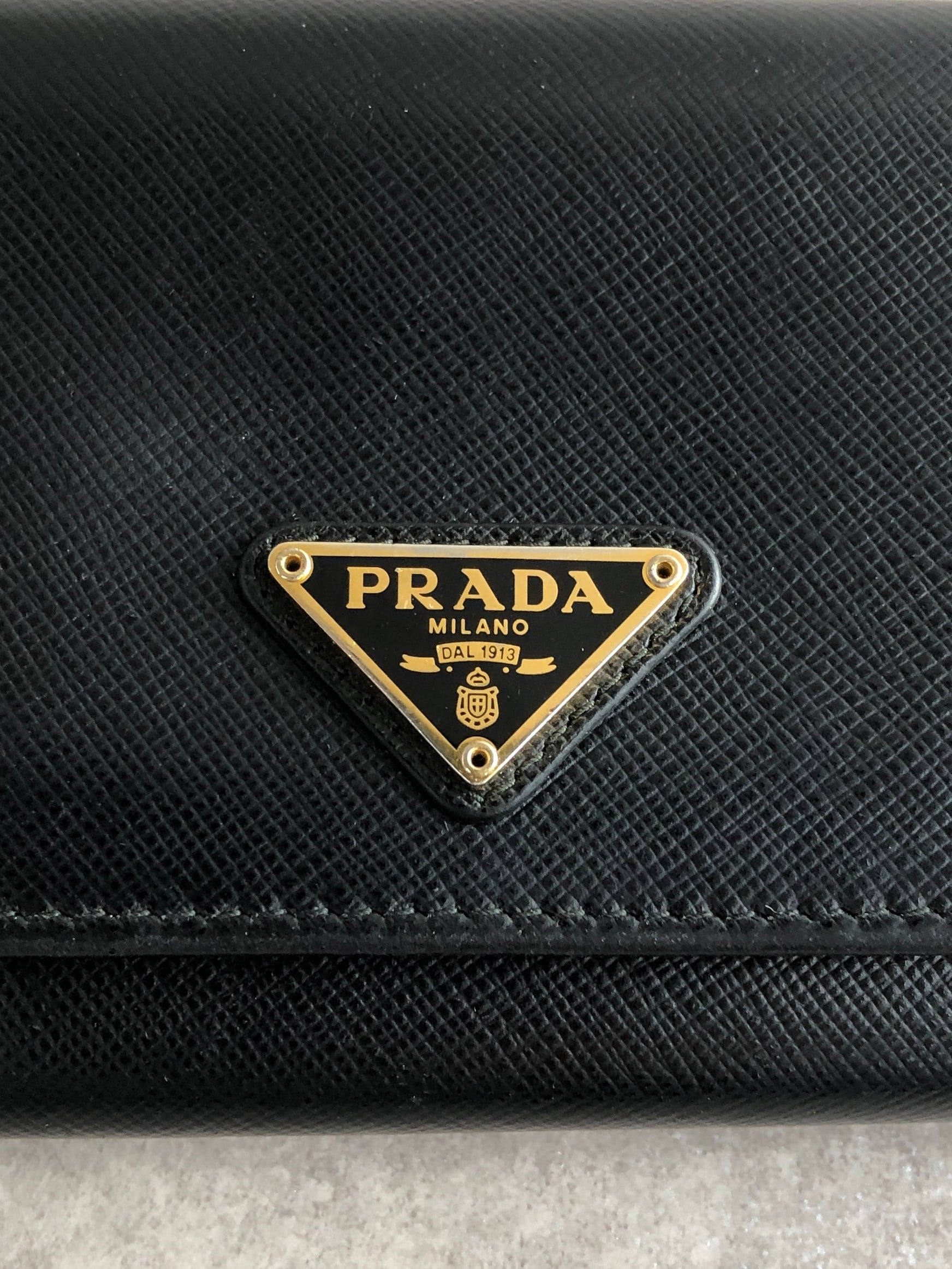 PRADA プラダ 長財布 ブラック トライアングルロゴ サフィアーノレザー