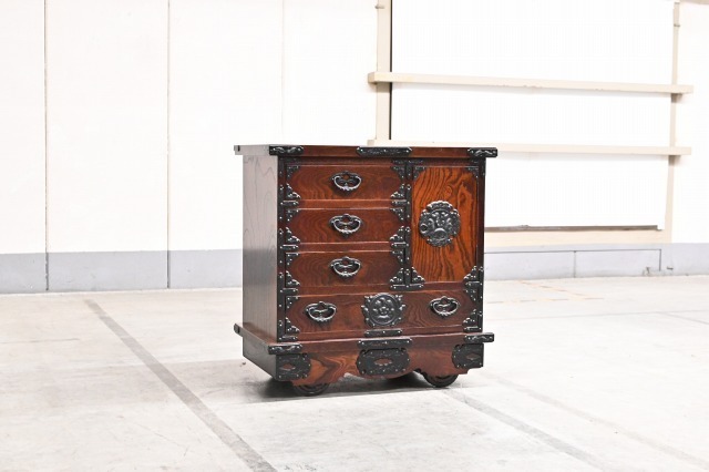 岩谷堂箪笥「飾台 70 車付き」箪笥 桜木作 整理箪笥 収納 チェスト 伝統 工芸 漆 時代箪笥 欅 和家具 古道具【中古家具/中古インテリア/USED家具ユーズド家具/リサイクル】