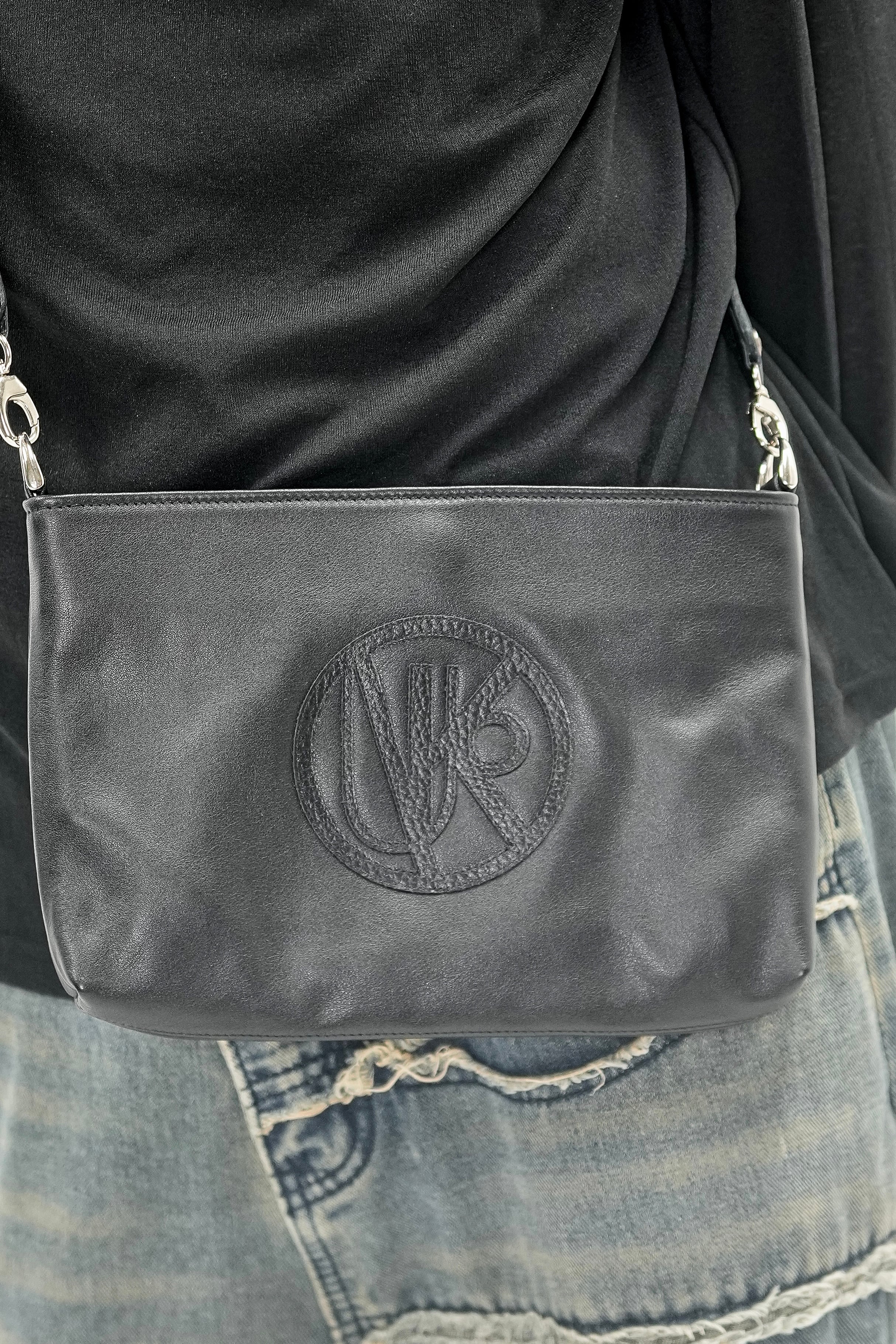受注生産】IKUO × Modern Pirates デビュー30周年記念サコッシュ[BLACK