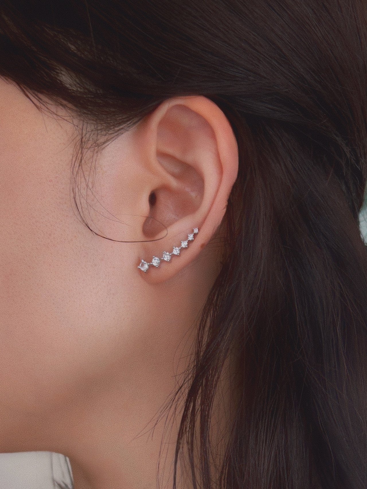 LINE STONE PIERCE