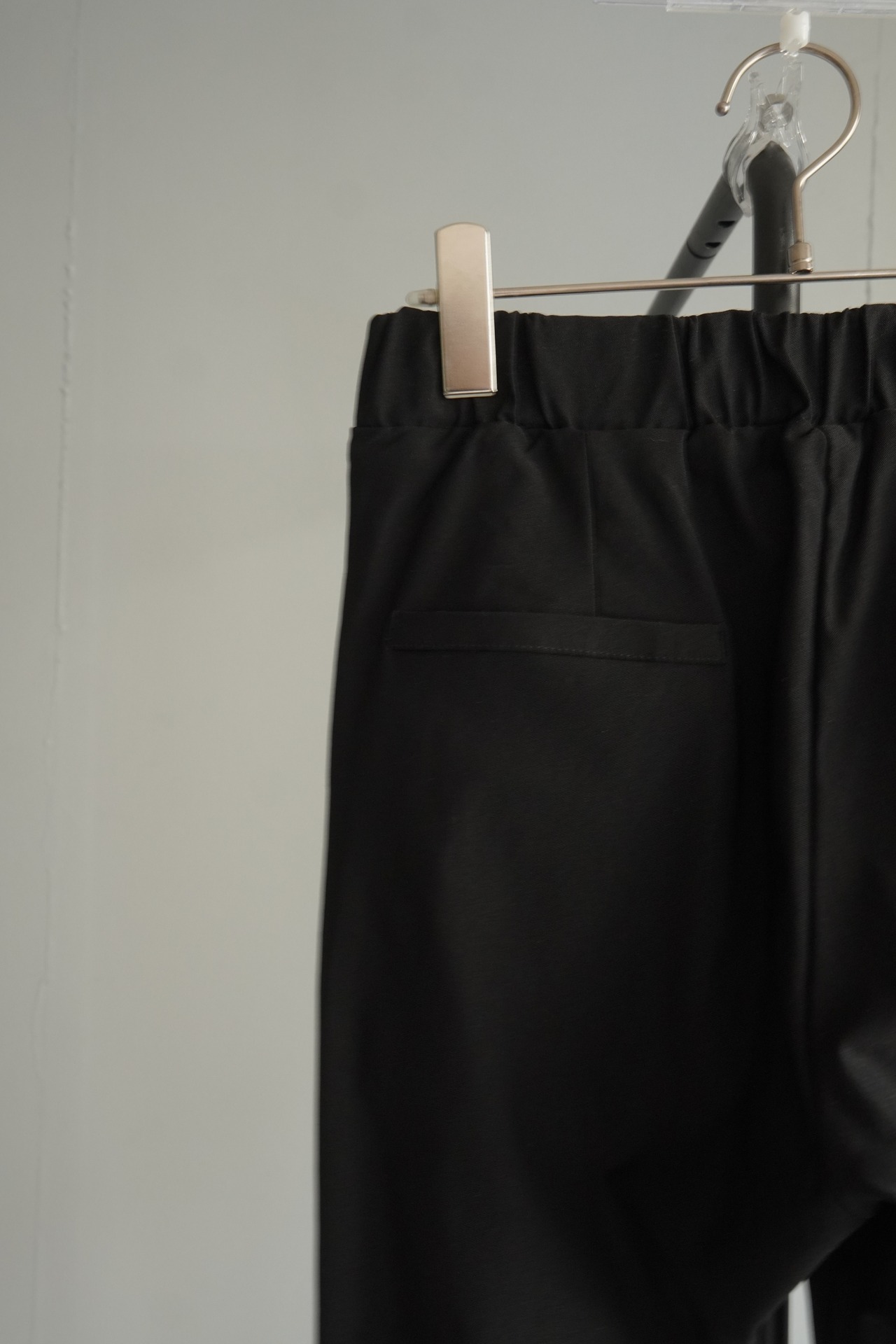 美シルエットストレッチテーパードpt/Black