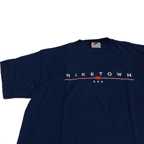 90's Nike Town Tシャツ