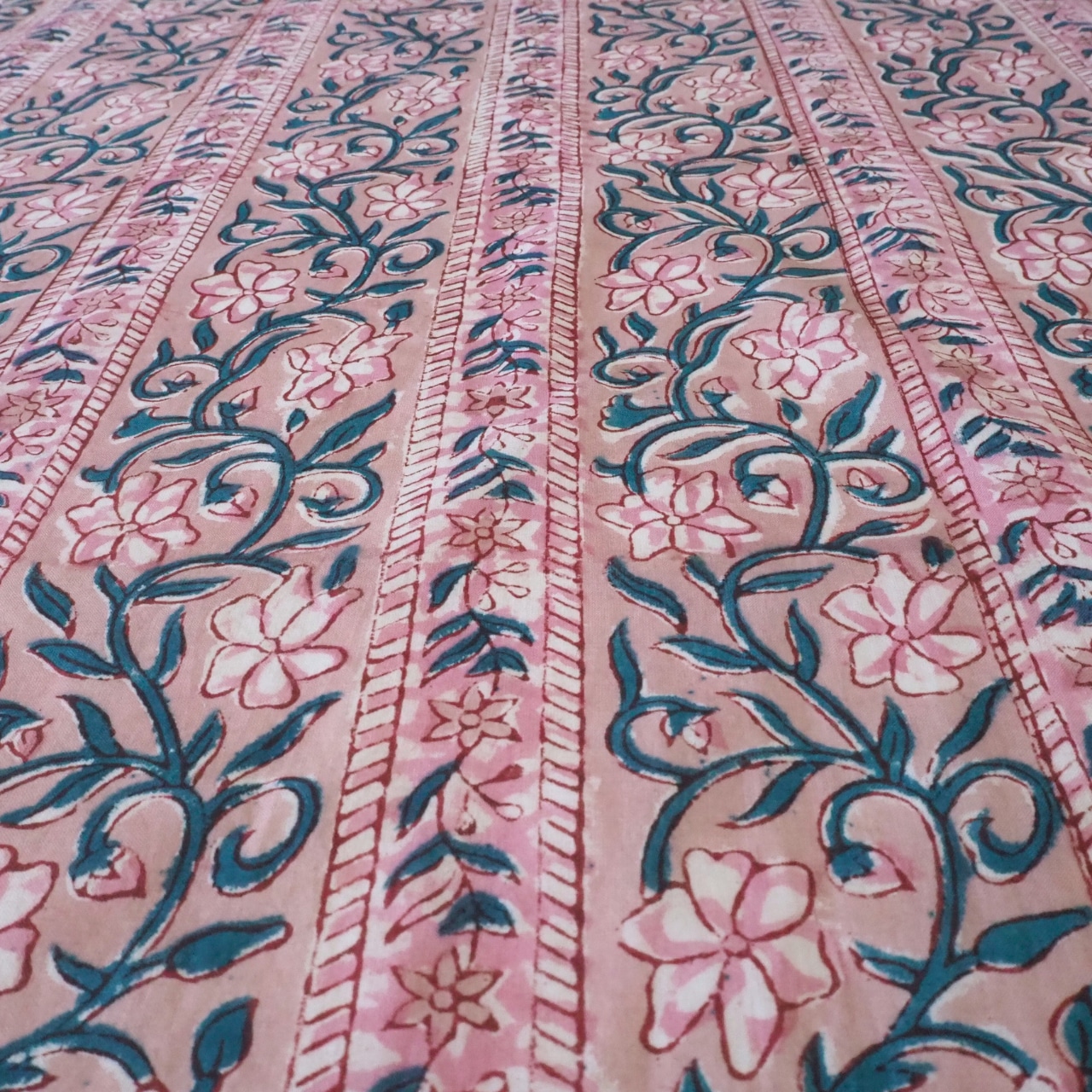 ブロックプリント生地【50cm単位】インド綿  ストライプ柄 くすみピンク×グリーン #47610-PK3