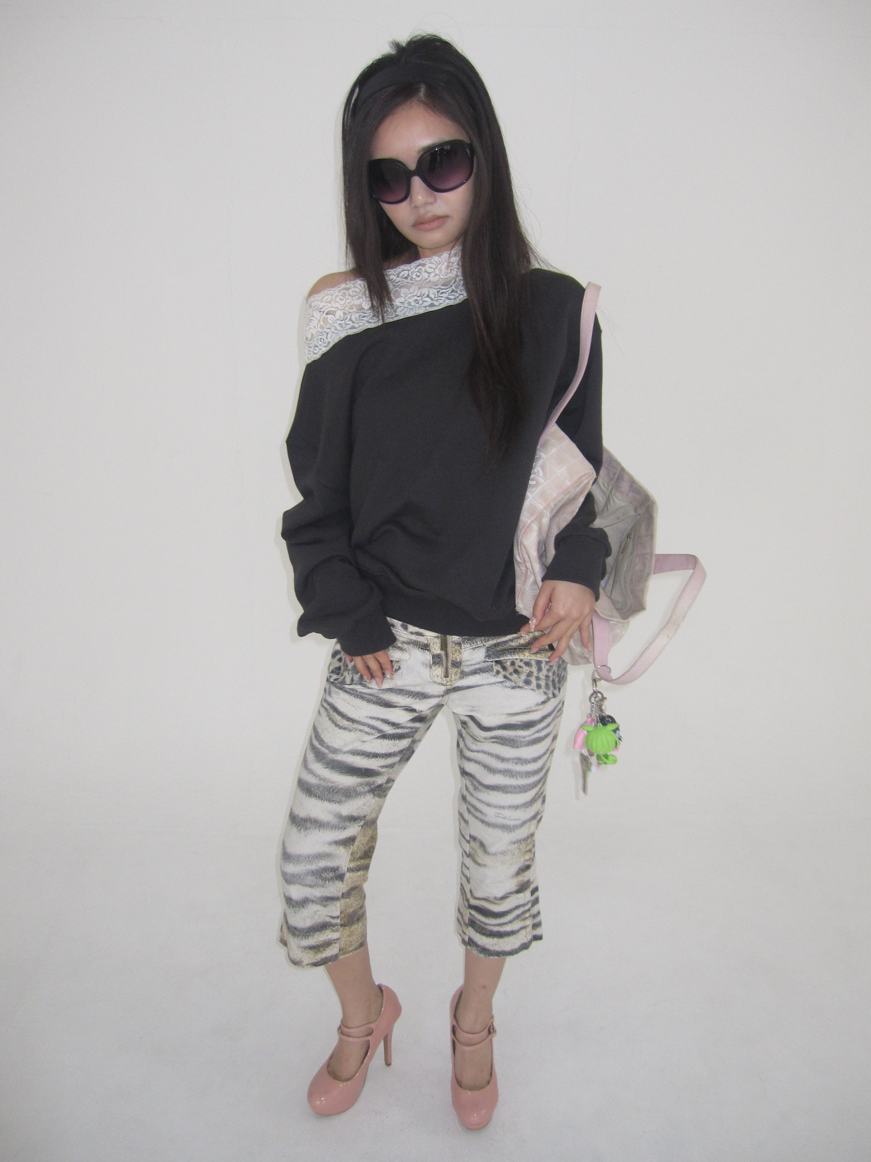 Dlys Off shoulder sweat shirts charcoal | n.k atelier