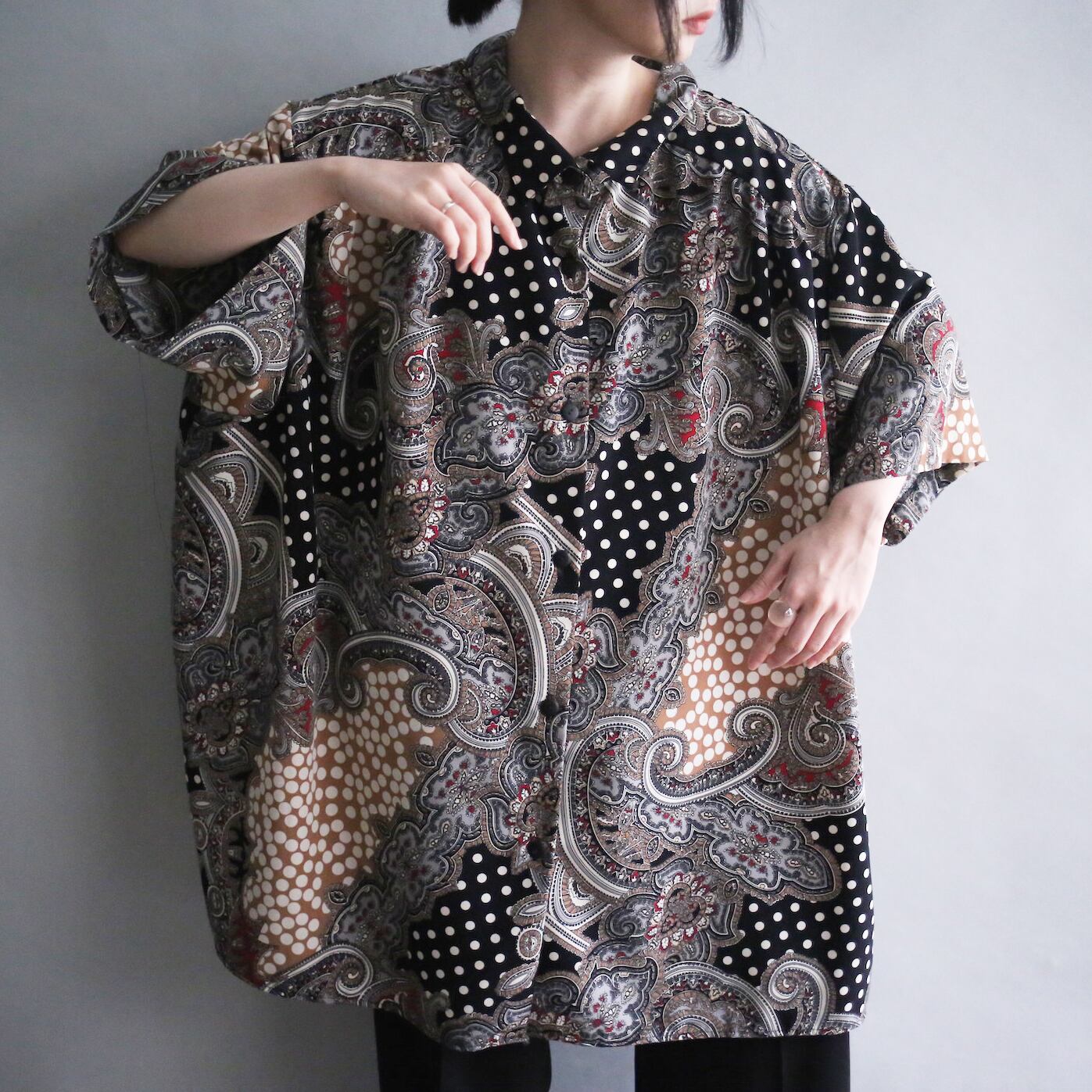 paisley and dot pattern super over size box silhouette h/s shirt