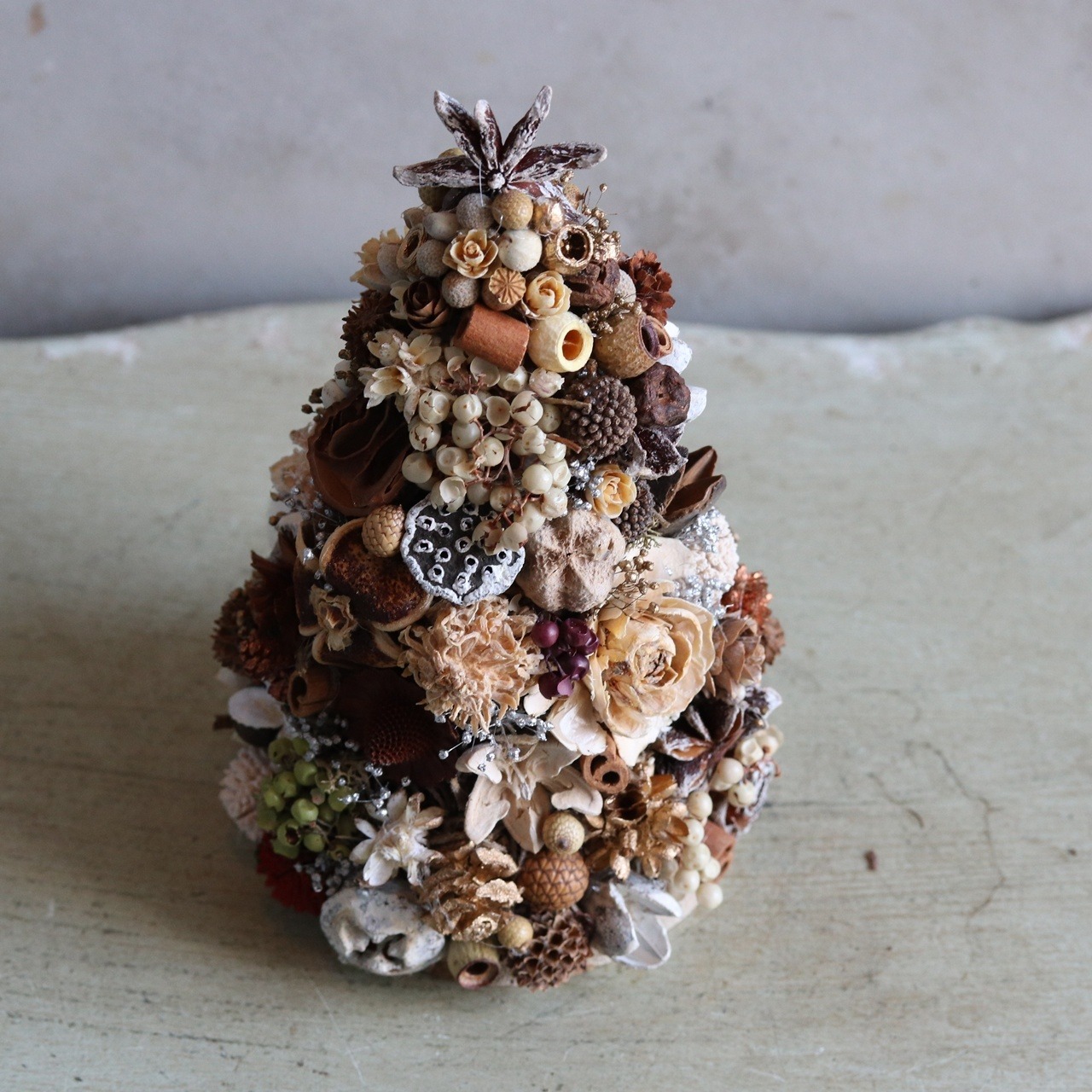 クリスマスツリー　木の実　ナチュラル　通年飾れる　プレゼント