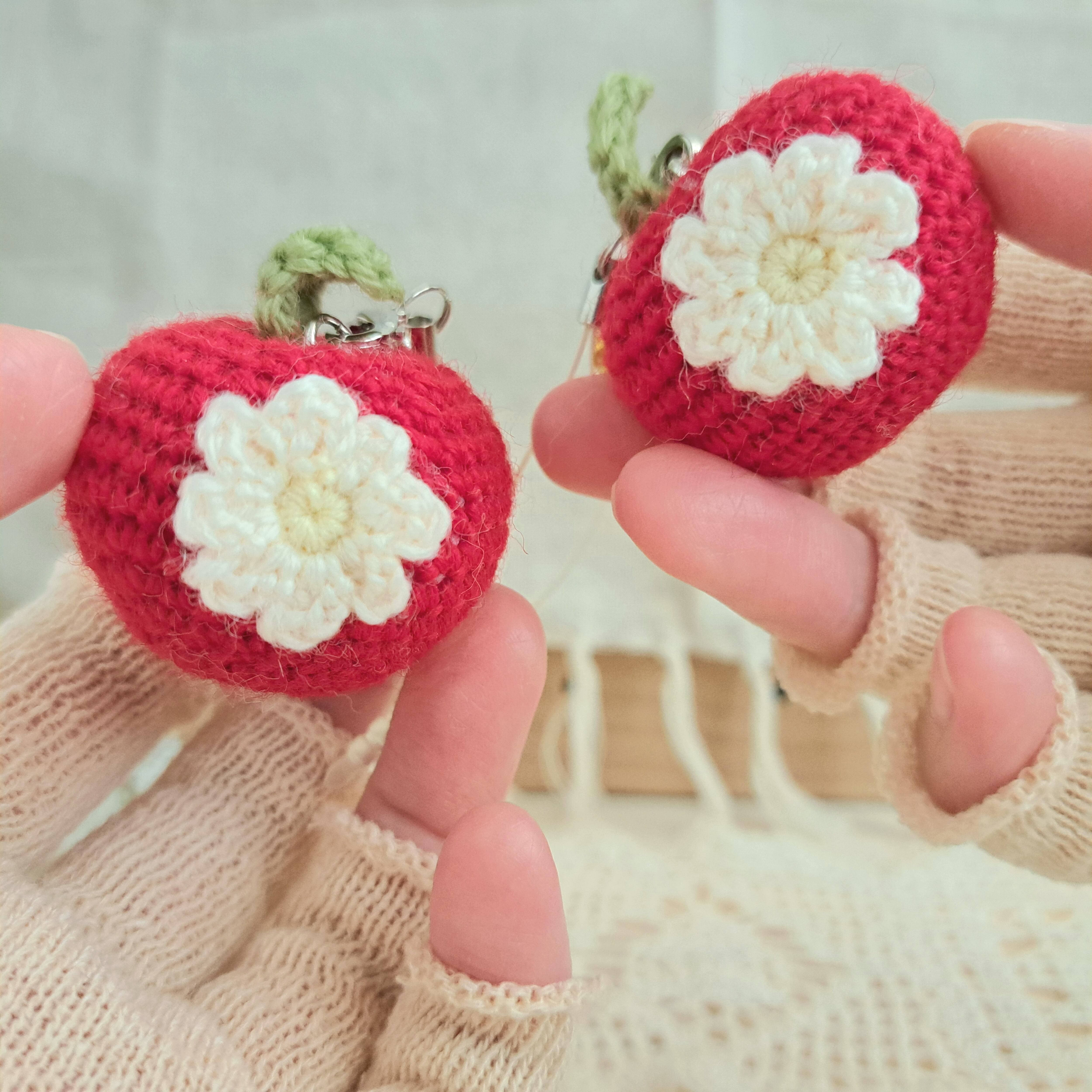 季節を問わず大人気！花付き赤りんご｜ふんわり優しい雰囲気が子供や