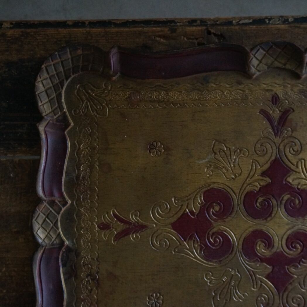 古いイタリアのトレー