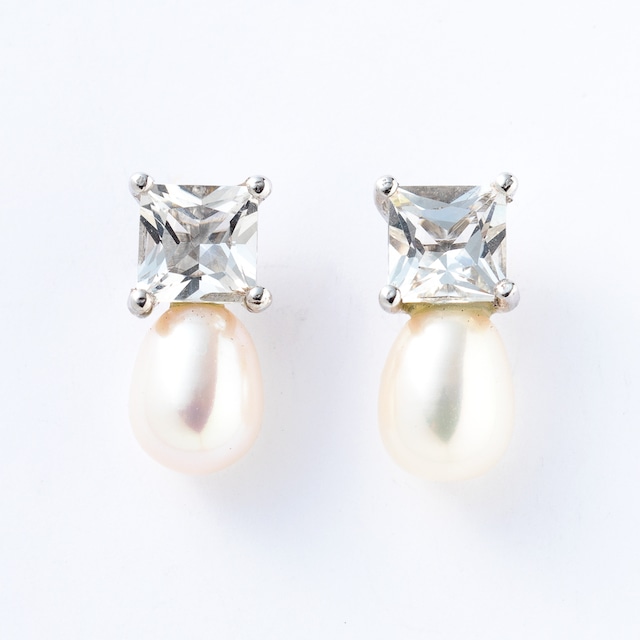 ホワイトトパーズ　 freshwater pearl　ピアス