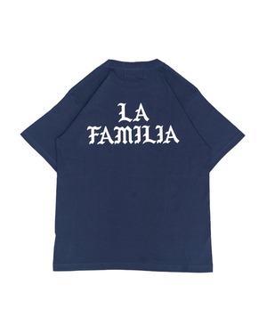 N.OLD ENGLISH LOGO "LA FAMILIA" TEE