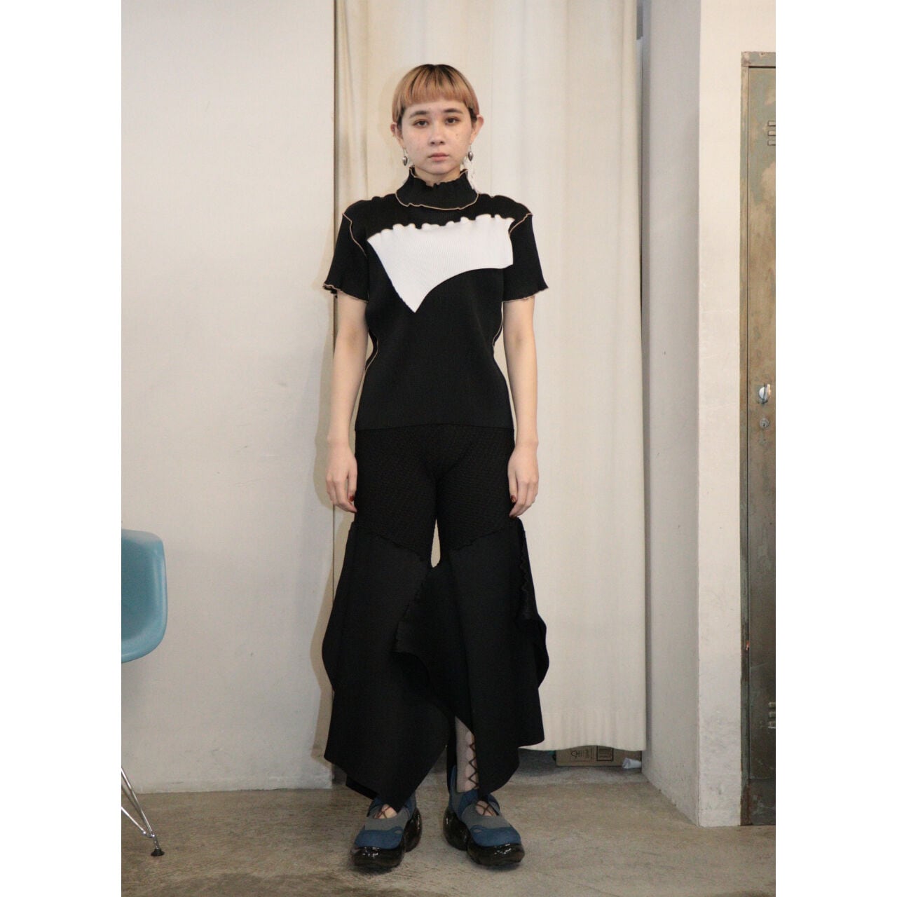 kotohayokozawa Short sleeve top High neck type (BLACK) TD23S