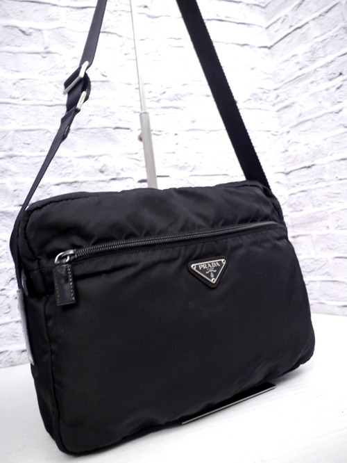 美品◆PRADA プラダ ユニセックス ナイロンxレザー クロスボディ ショルダー バッグ カメラ バッグ 黒◆ クロスボディ仕様の定番モデル