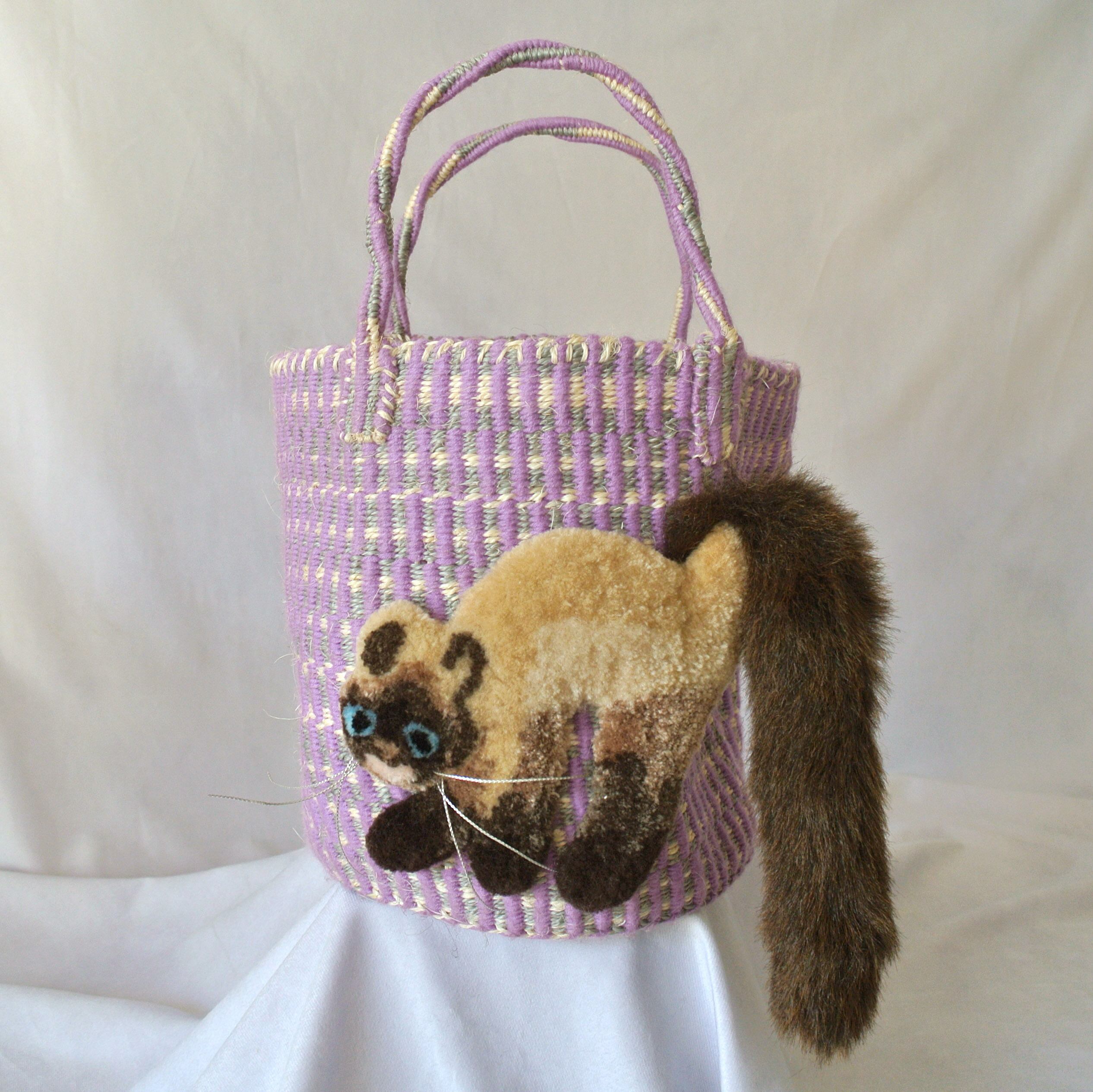 CAT IN DA HOUSE! ON LINE STORE