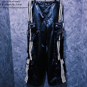 【doppio】"special Dead stock" UK military Re-Nylon 3 stripes techno cargo pants