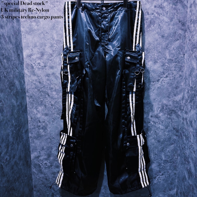 【doppio】"special Dead stock" UK military Re-Nylon 3 stripes techno cargo pants