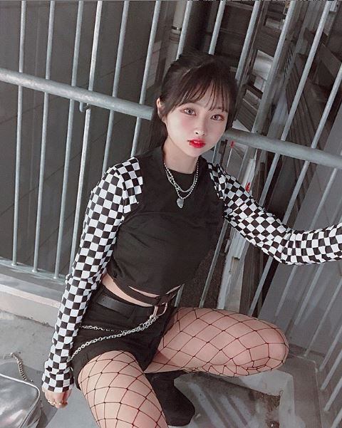 インスタグラマー着用モデル Tシャツ カットソー 白黒 チェック柄 モノトーン ピープス オルチャン 韓国ファッション M926 Amouretvie 韓国系 モード系 個性的ファッションの通販サイト