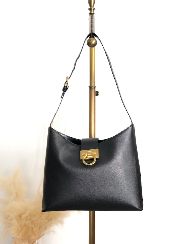 Salvatore Ferragamo サルヴァトーレ フェラガモ ショルダーバッグ ブラック ガンチーニ ナイロン ビジュー vintage ヴィンテージ オールド 5bhg4h