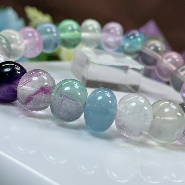 1.ぷっくりボタン型☆フローライト ブレスレット