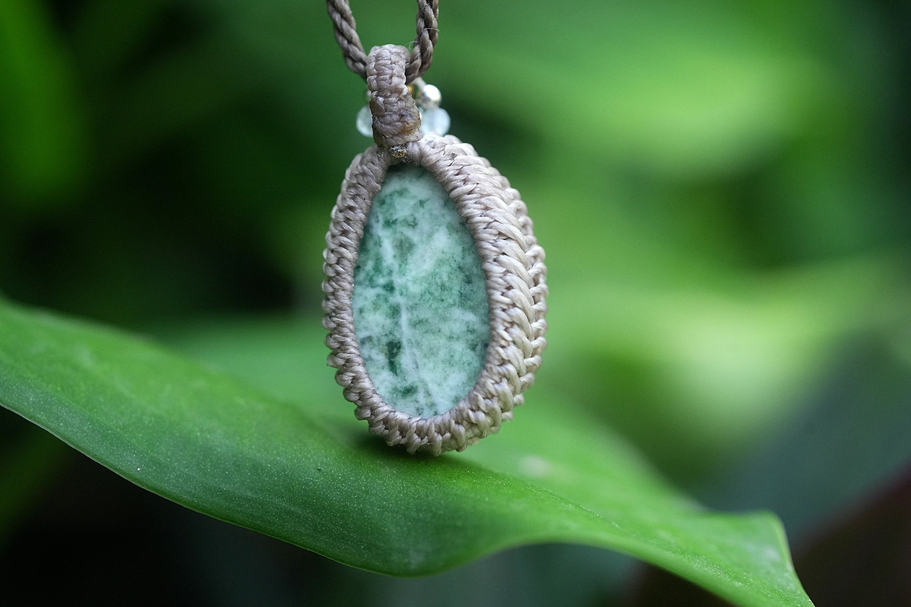 新緑 半貴石☆エメラルド☆マクラメネックレス 1807 | Funky garuda