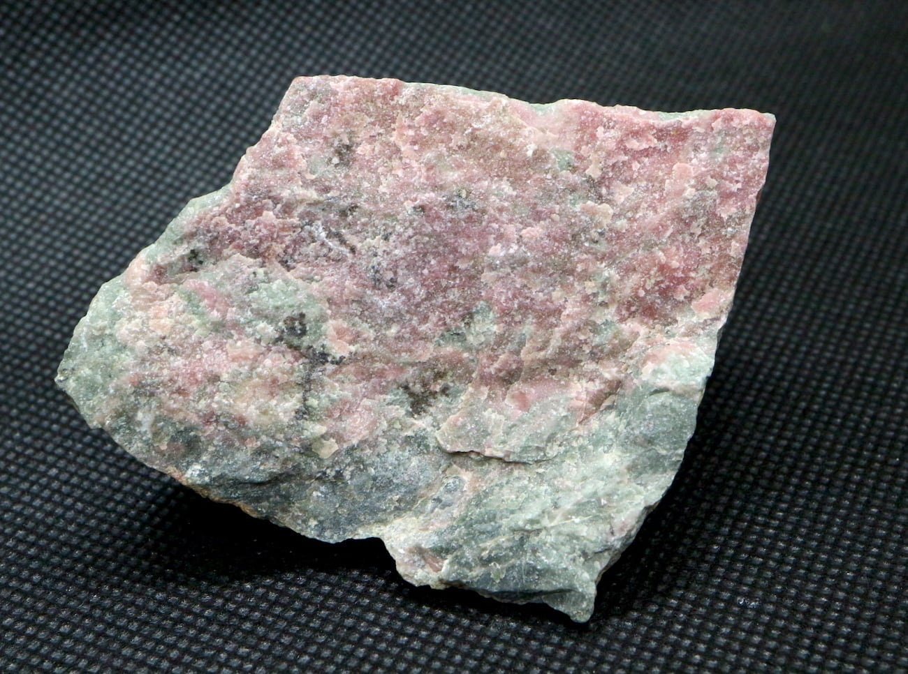 桃簾石 チューライト 110g TLT001 鉱物 天然石 パワーストーン 原石