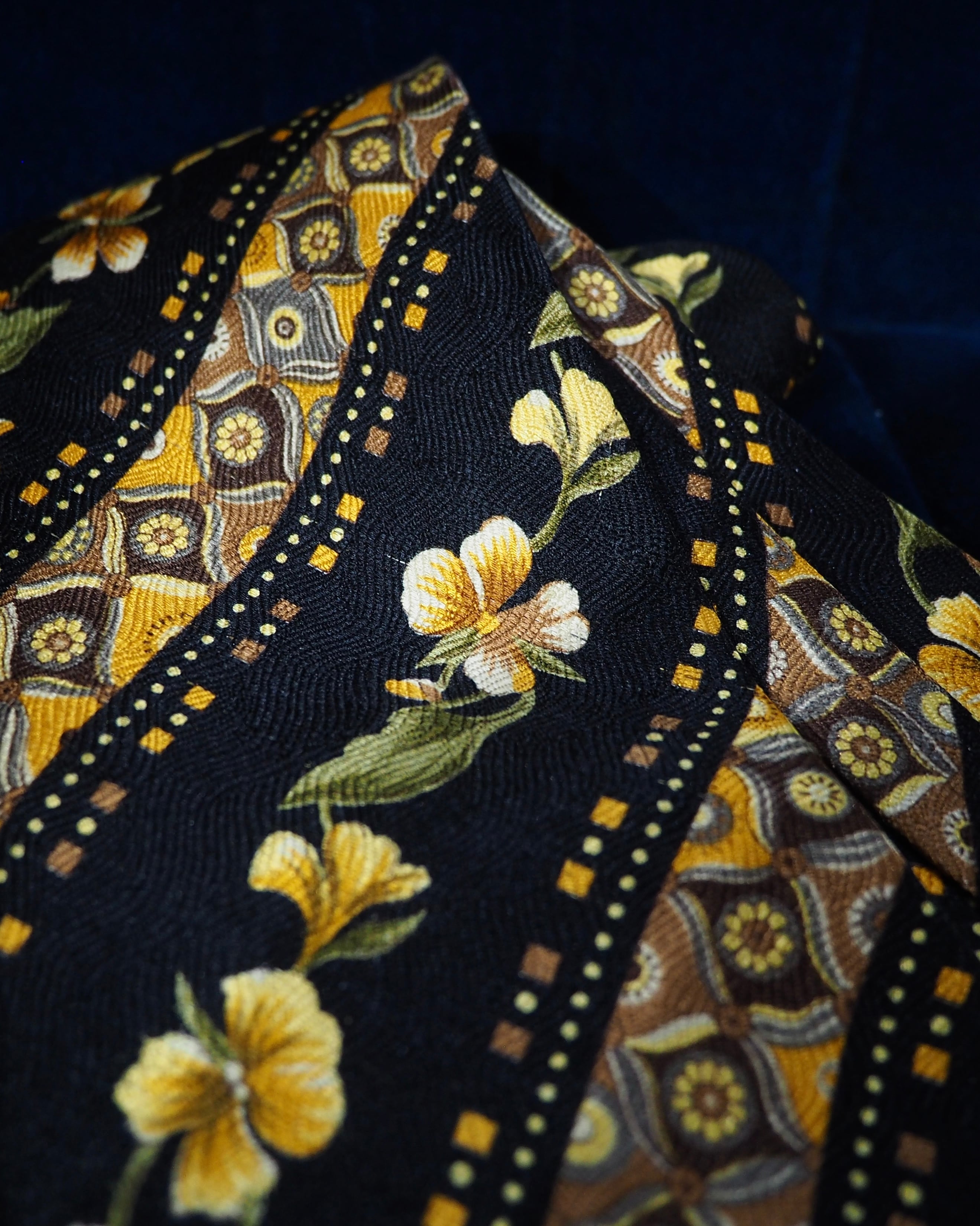 1990s " KENZO HOMME " Beautiful Luxury Flower All pattern vintage silk Tie