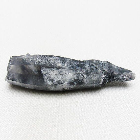 レーザークリスタル 水晶 クラスター 水晶 原石 スティブナイト 輝安鉱入り 一点物 おまかせ便 172-3321