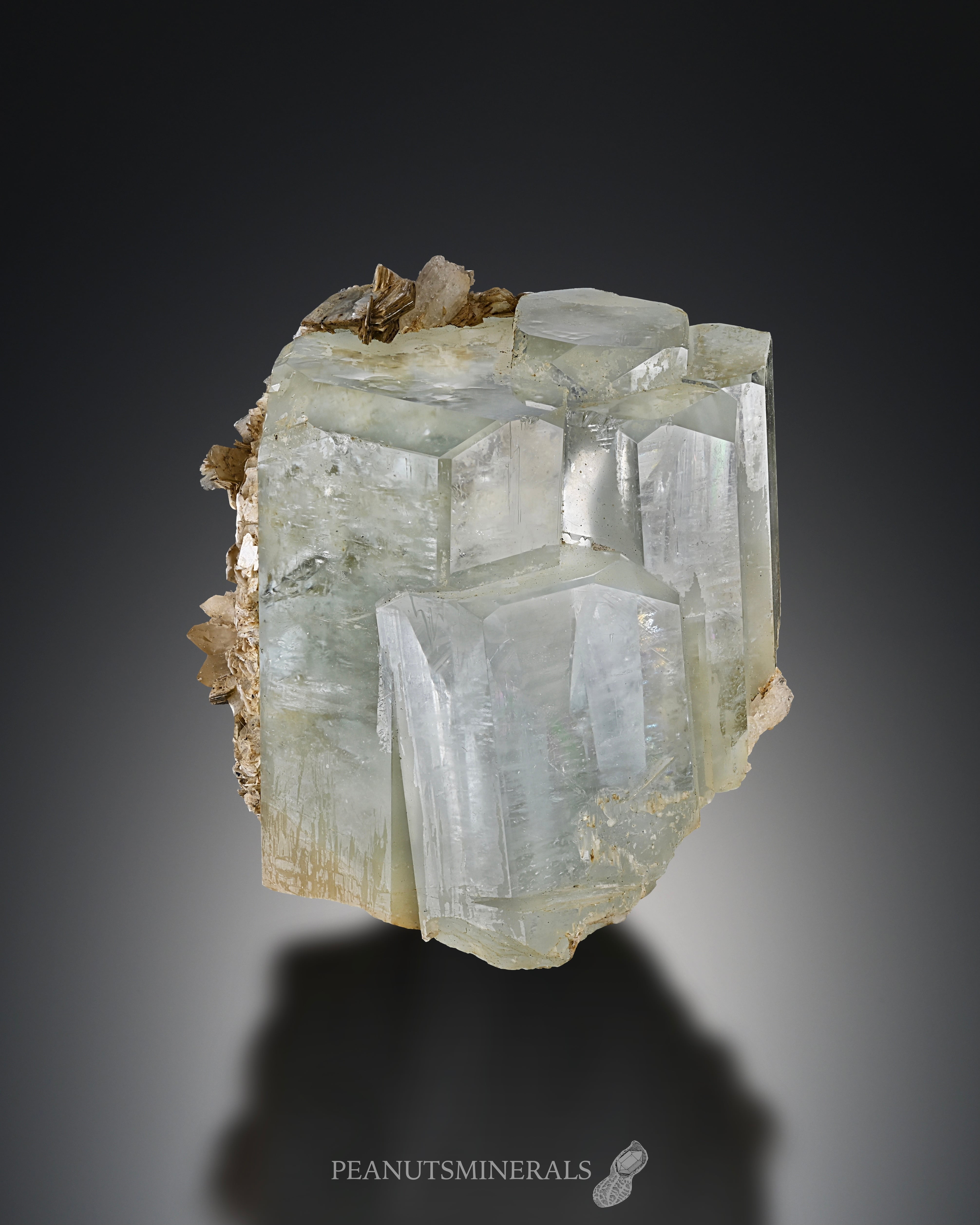アクアマリン / マスコバイト【Aquamarine with Muscovite】パキスタン