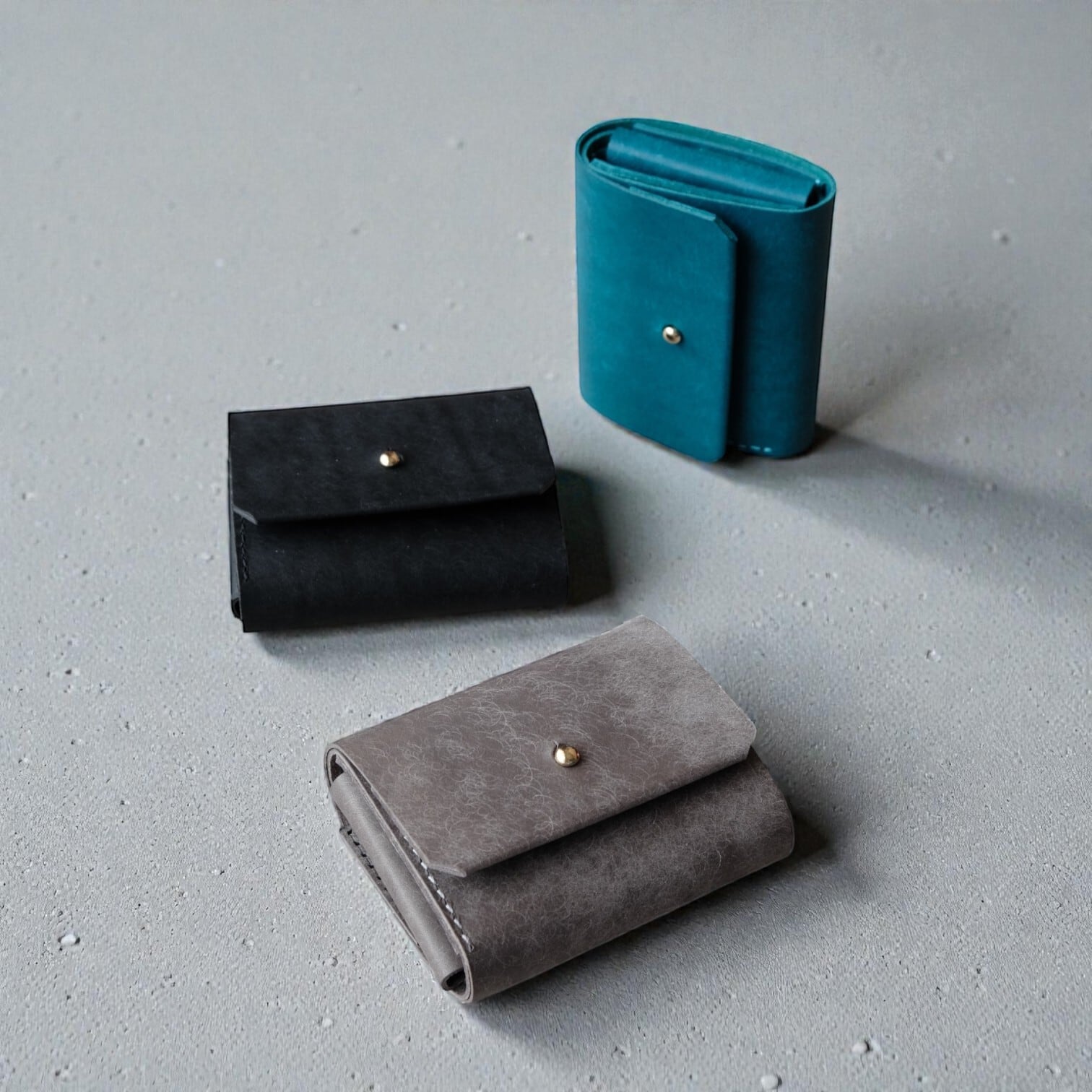 三つ折り財布 | andloom（アンドルーム）｜ハンドメイド革財布の通販