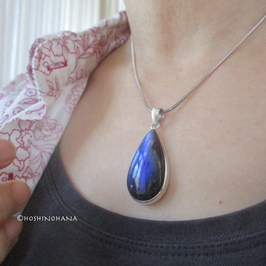 【Sv925】* StoneArt* Mystic Color・・・ ”ラブラドライトTearDropペンダント”〜Fantastic Blue〜