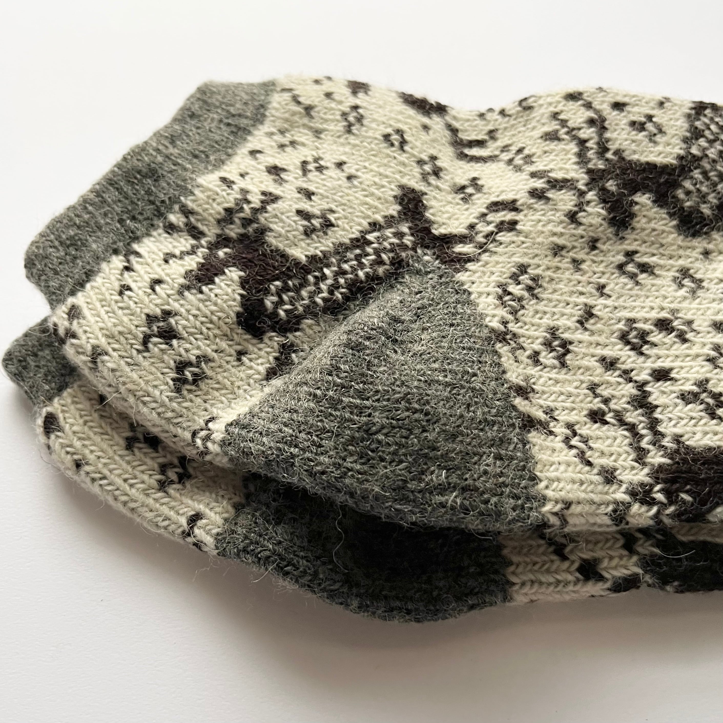 ウクライナ支援/くるぶし丈メンズウールソックス(シカ柄)