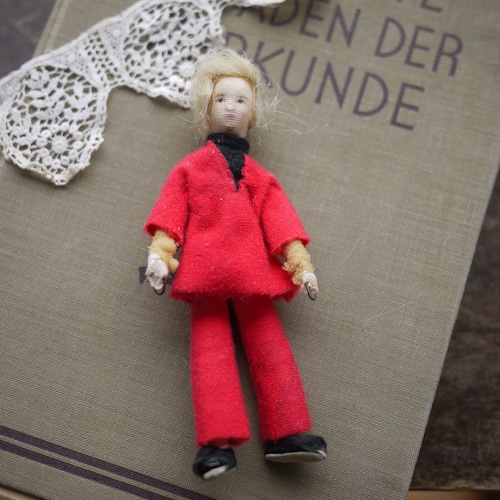 赤い洋服の男の人 布人形 ドイツヴィンテージ