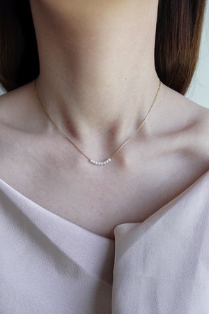 fine chain pearl necklace